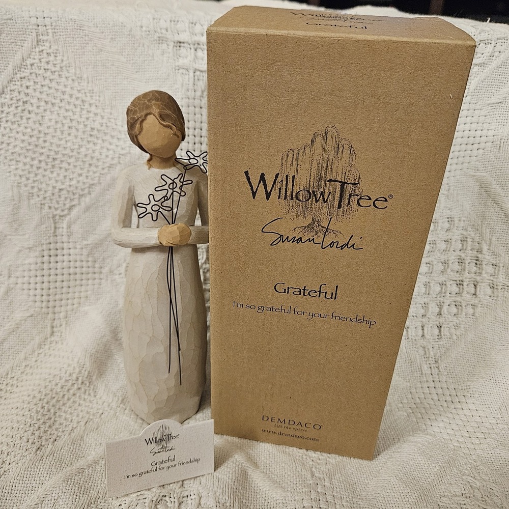Willow Tree Grateful Figurine #26147 Susan Lordi Demdaco Woman w/ Flowers Statue